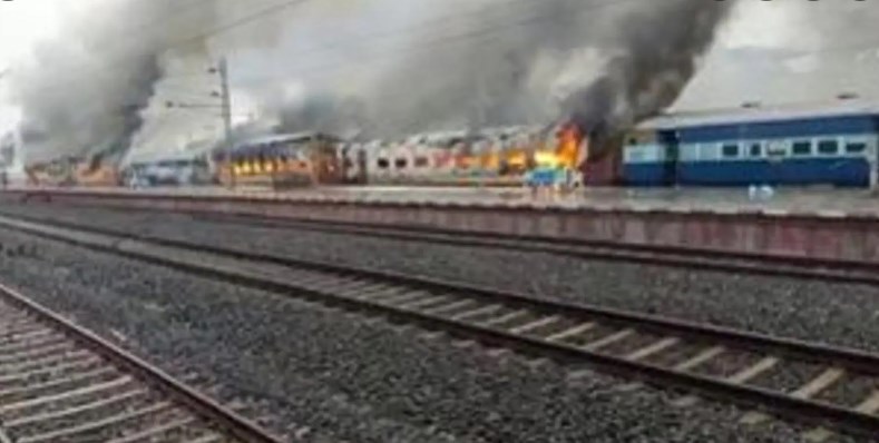 Protests continue against Agnipath scheme in Bihar for 3rd day, train set afire